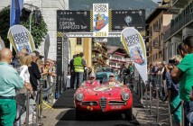 Coppa d'Oro delle Dolomiti, Alfa Romeo Giulietta Spider 750G -tipo Sebring- all'arrivo. (Custom)